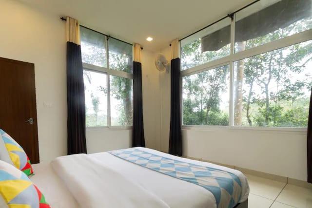 Letstay Vythiri Hill Palace Phòng bức ảnh