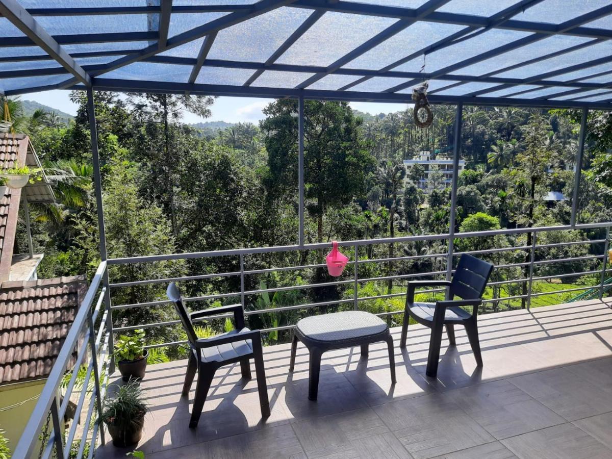 Letstay Vythiri Hill Palace Ngoại thất bức ảnh