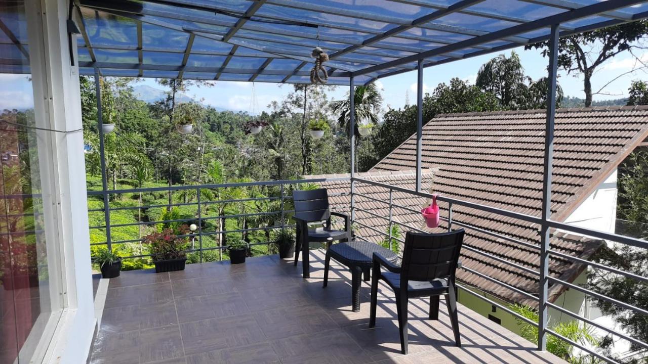 Letstay Vythiri Hill Palace Ngoại thất bức ảnh