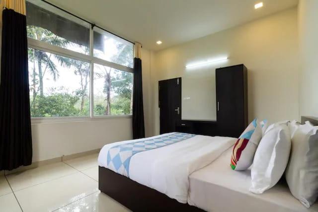Letstay Vythiri Hill Palace Phòng bức ảnh