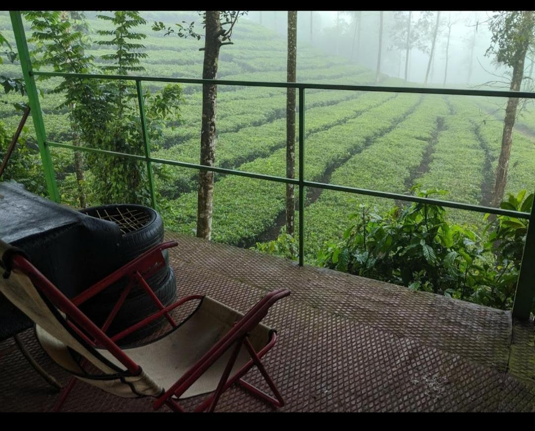 Letstay Vythiri Hill Palace Ngoại thất bức ảnh